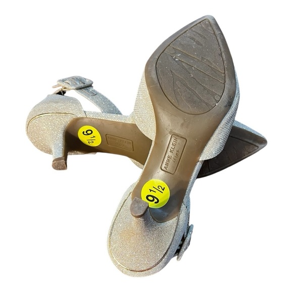 Anne Klein Fararia Iflex Pointed Toe Kitten Heel Pump in Gold Size 9.5M - Picture 10 of 13